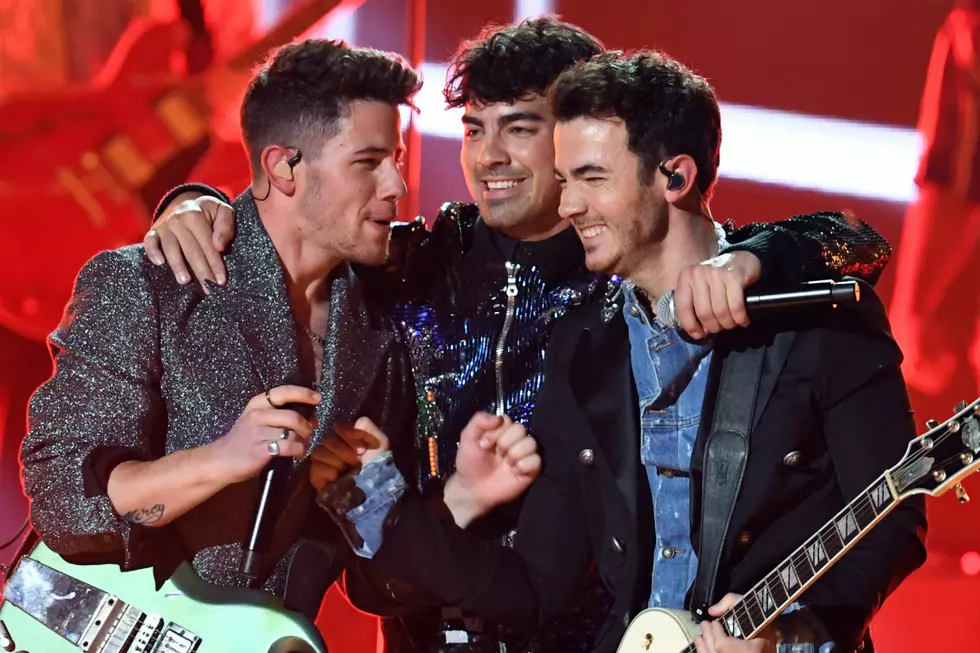 Joe Jonas and Sophie Turner's Wedding: Jonas Brothers Fans React