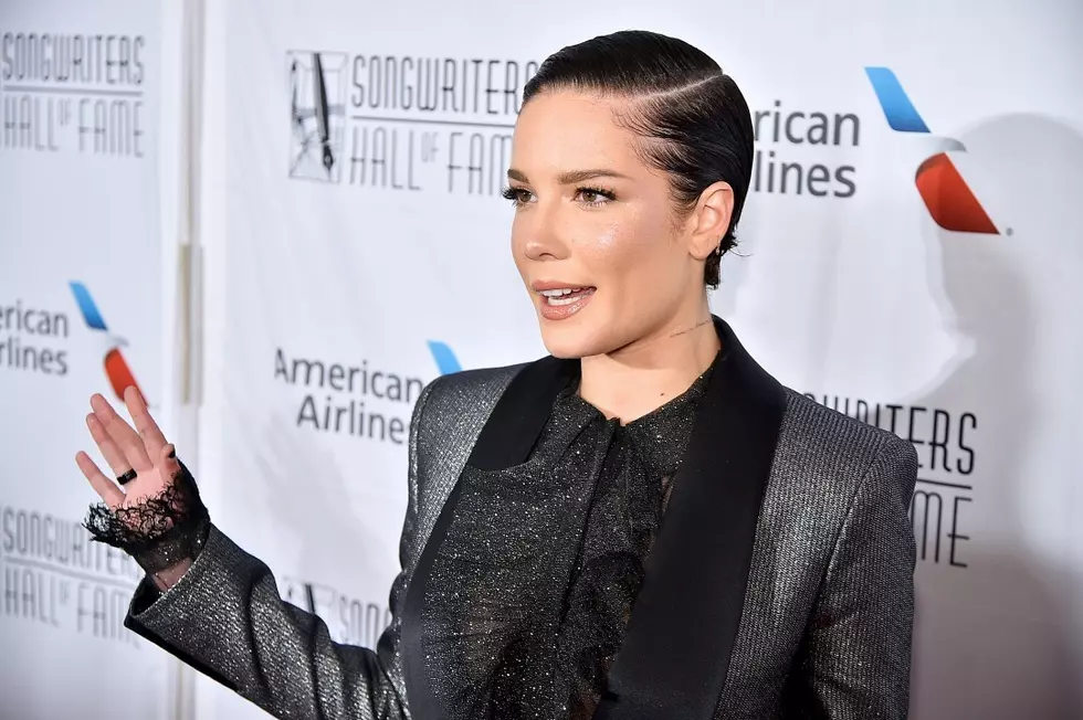 Halsey Is ‘Standing With’ Taylor Swift Over Scooter Braun Drama