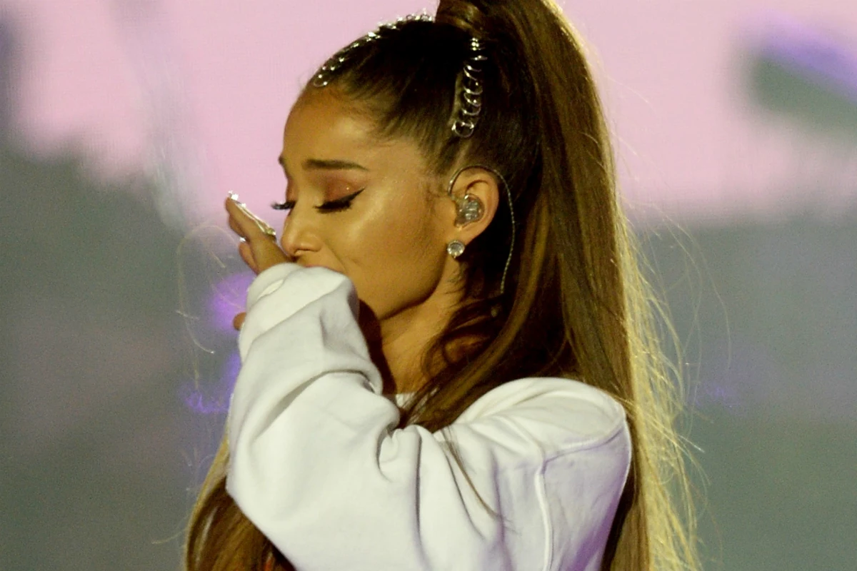Ariana Grande Explains Why She Cried Onstage In Emotional Letter 1685