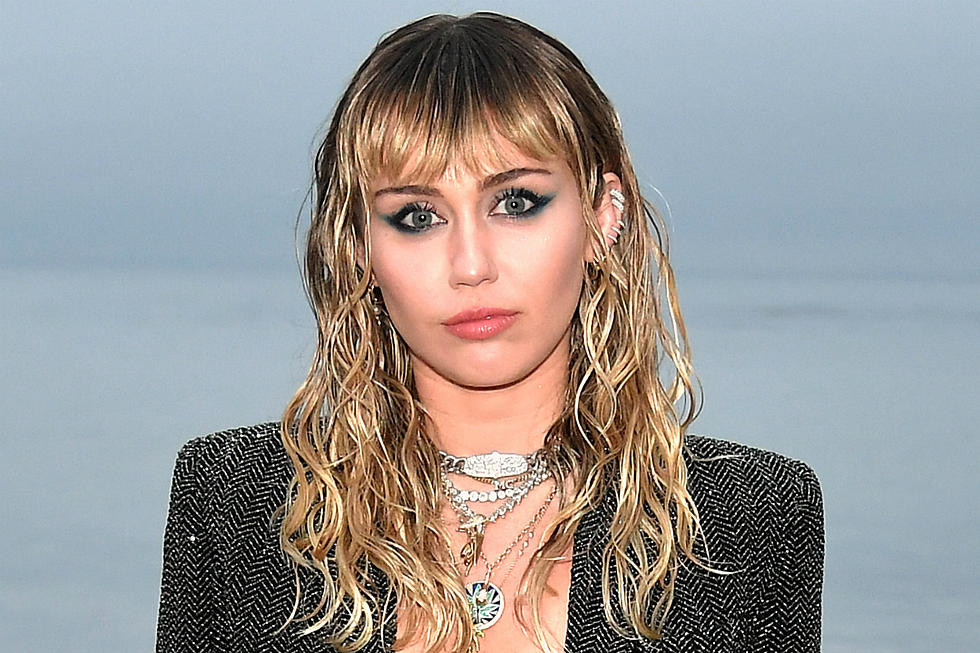 Miley Cyrus’ Pet Pig Has Died, Singer Posts Heartfelt Instagram Tribute