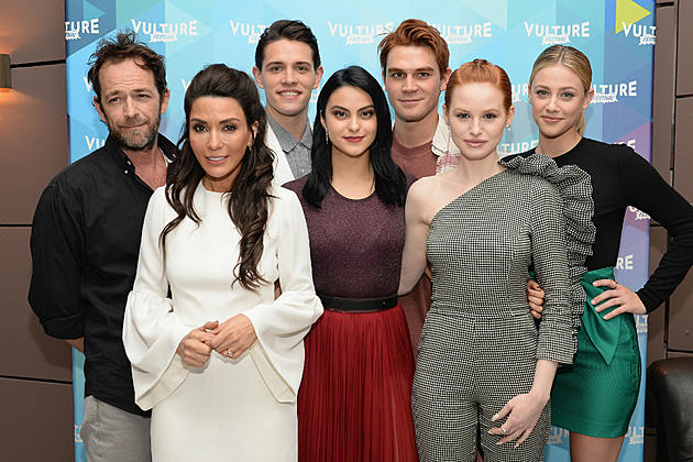 &#8216;Riverdale&#8217; Cast Pays Tribute to Luke Perry Ahead of Season 4 Production