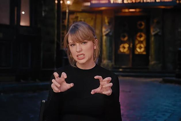 Taylor Swift Puts Her Claws Up in &#8216;Cats&#8217; Behind-the-Scenes Footage: Watch