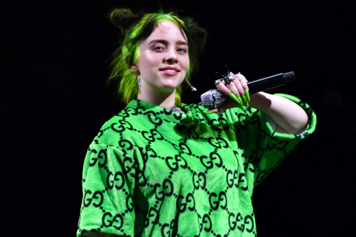 Billie Eilish's blue hair and outfit at the 2019 MTV Video Music Awards - wide 7