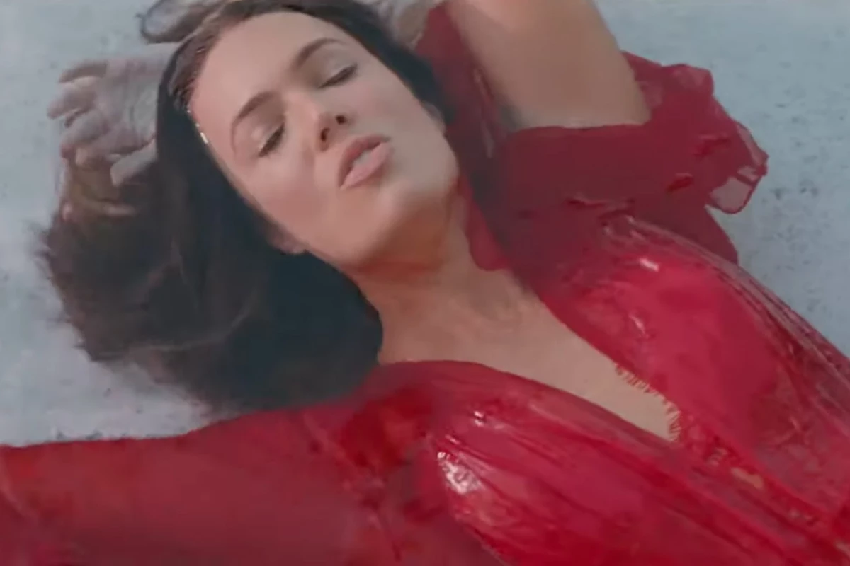 Mandy Moore Drops 'When I Wasn't Watching' Music Video