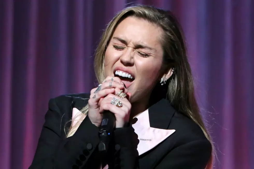 Miley Cyrus, Cody Simpson and Billy Ray Cyrus Perform Acoustic Set Together: Watch