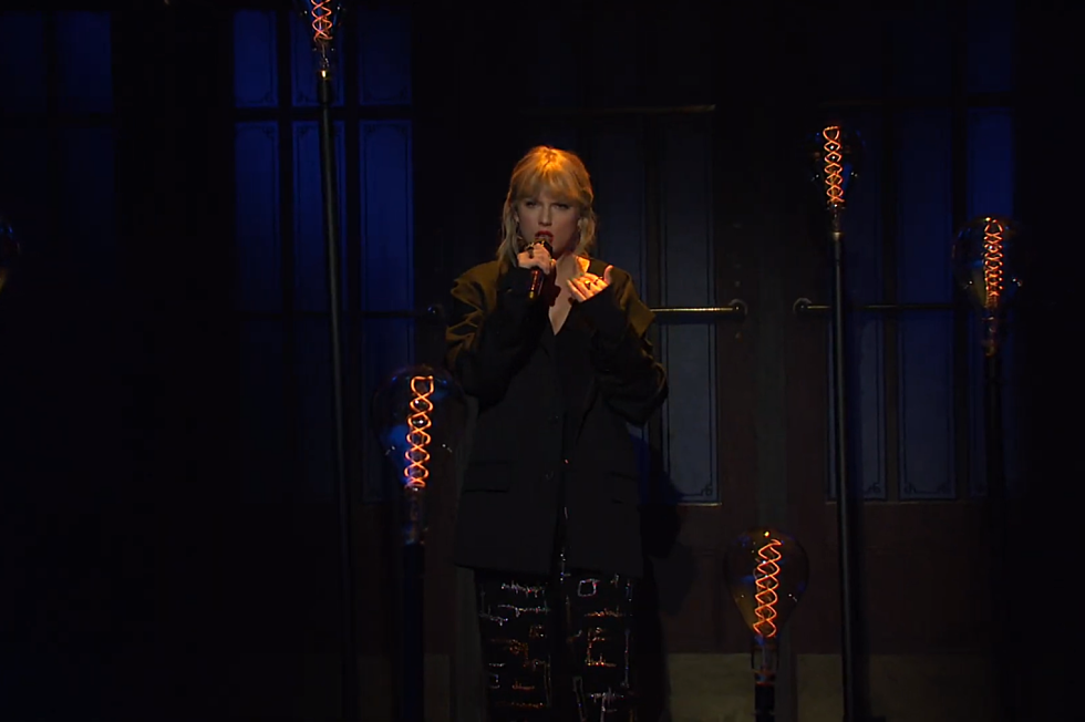 Taylor Swift Gives Debut Performance of ‘False God’ on ‘Saturday Night Live’