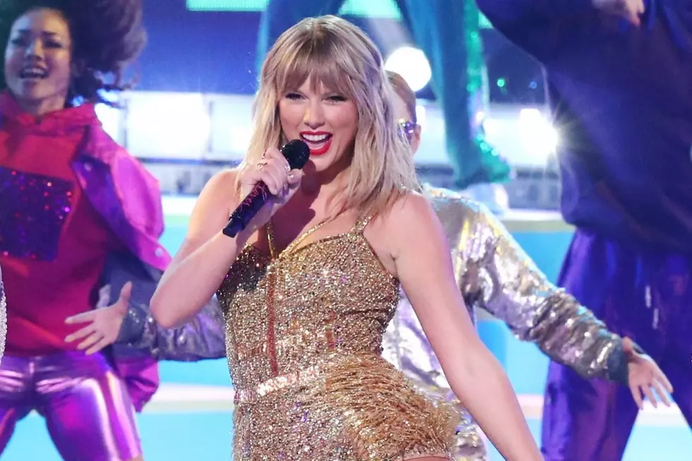 Taylor Swift Performs at 2019 AMAs