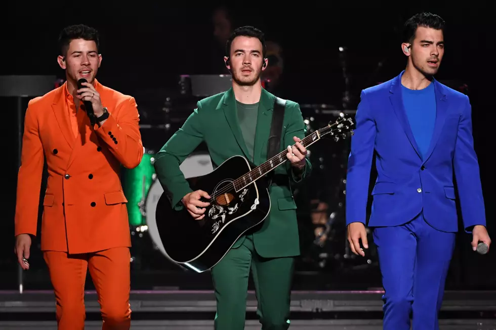 Jonas Brothers 'Like It's Christmas' Lyrics: Listen