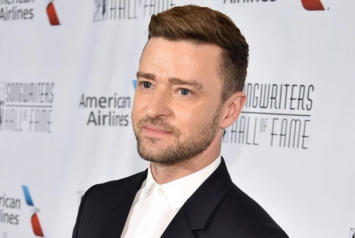 Justin Timberlake apologizes to Jessica Biel after he was pictured holding  hands with co-star