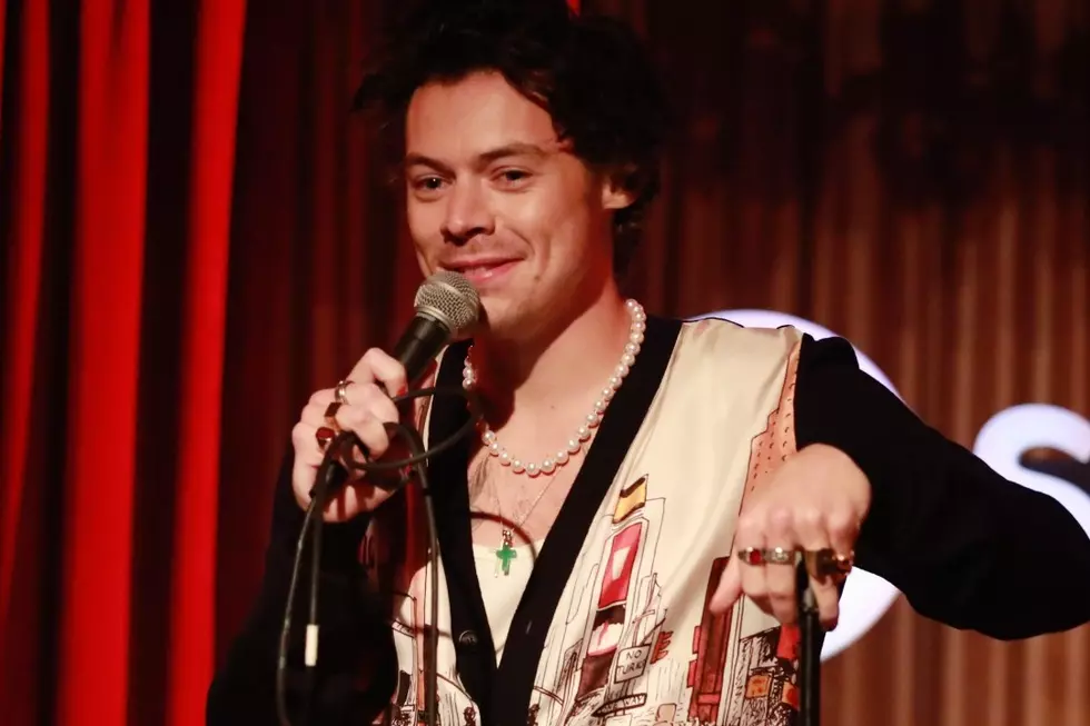 Harry Styles Warns His Manager &#8216;Don&#8217;t Dare Try to Cop a Feel&#8217; During Playful Cover of Lizzo&#8217;s &#8216;Juice&#8217;