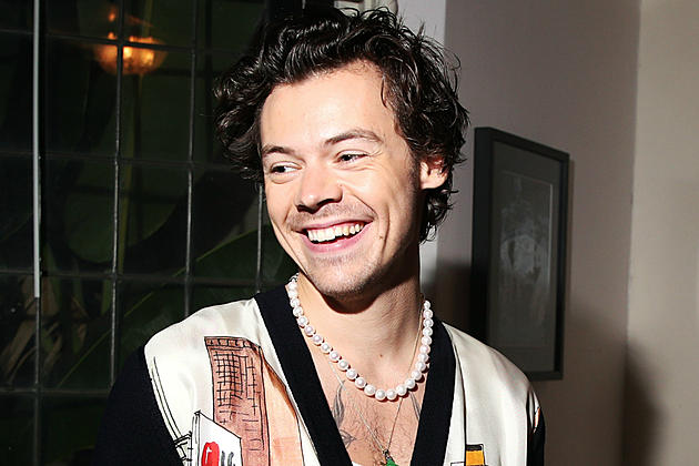 Harry Styles&#8217; &#8216;Fine Line&#8217; Album: See the Best Reactions