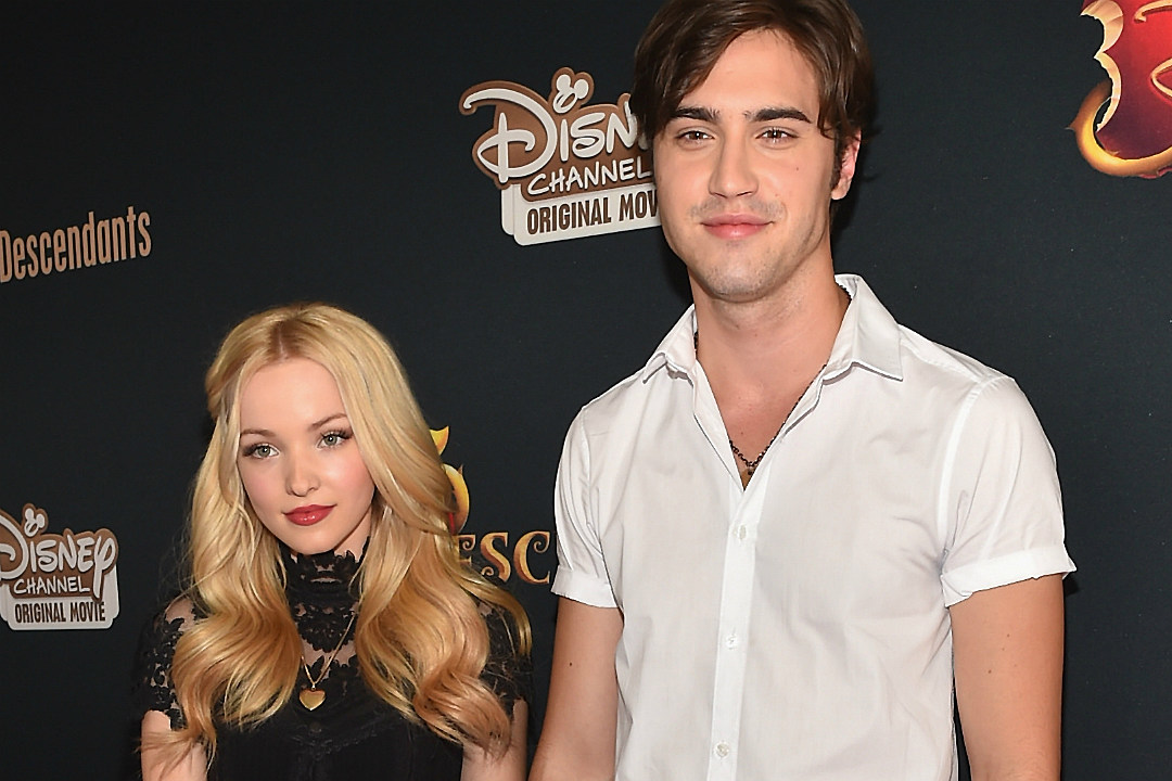 Dove Cameron S Ex Fiance Ryan Mccartan Accuses Her Of Cheating
