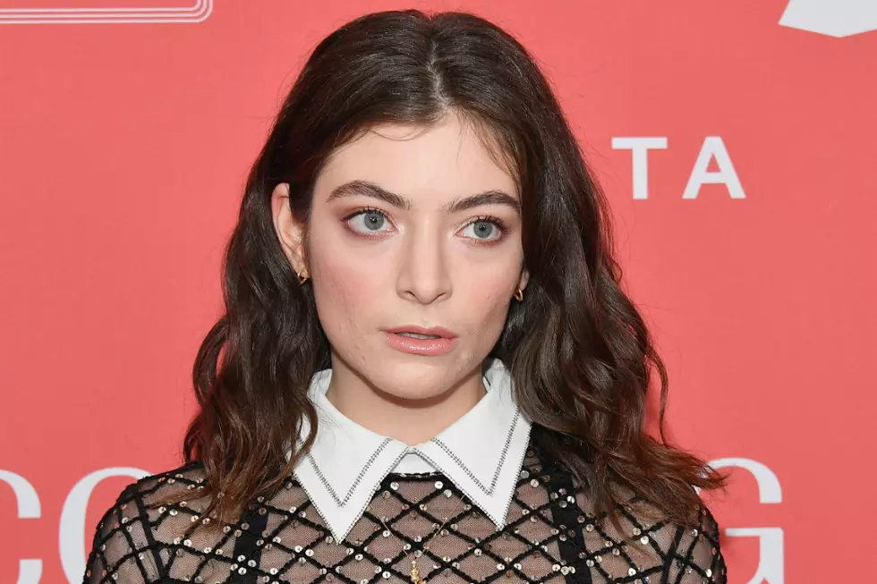 Lorde Is Spending Quarantine Baking Bread ‘With a Girlfriend’ and Working on Her Next Album