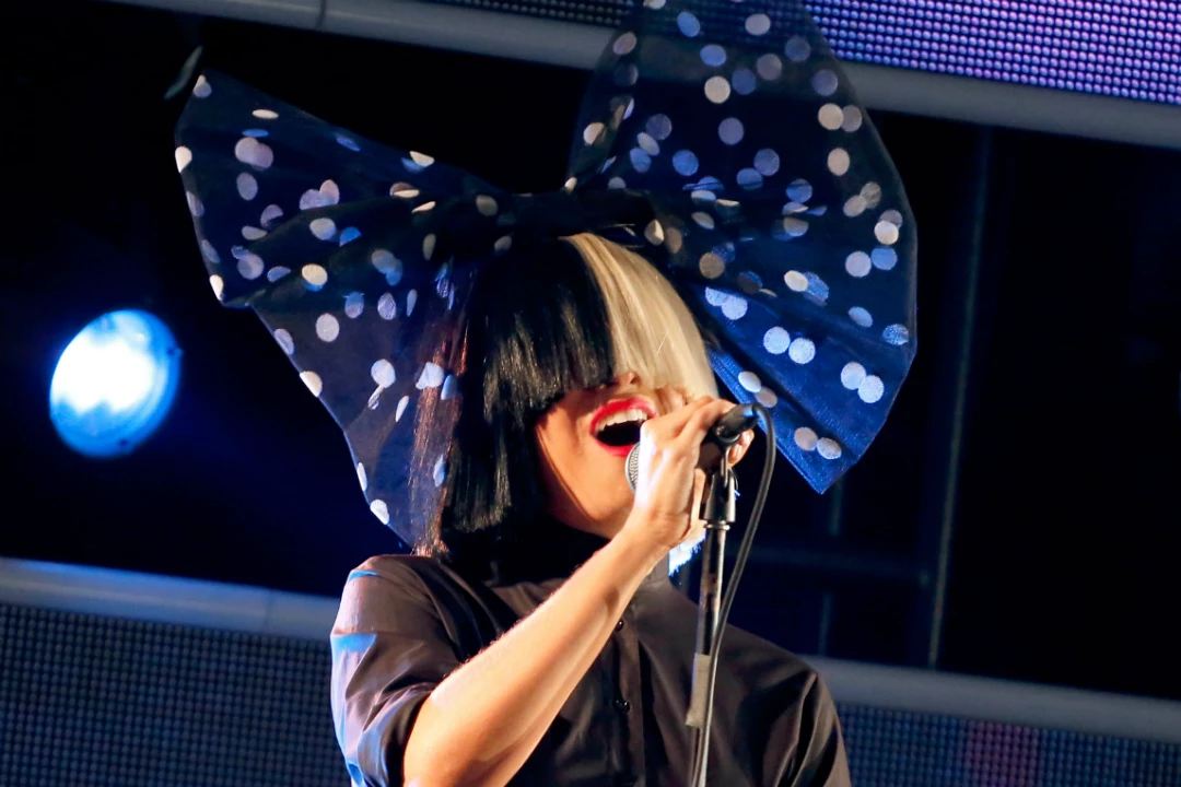 Move Your Body (Sia song) - Wikipedia