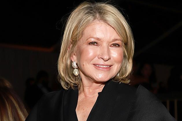 Martha Stewart Says Her Sexy Pool Selfie Resulted in 14 Marriage Proposals