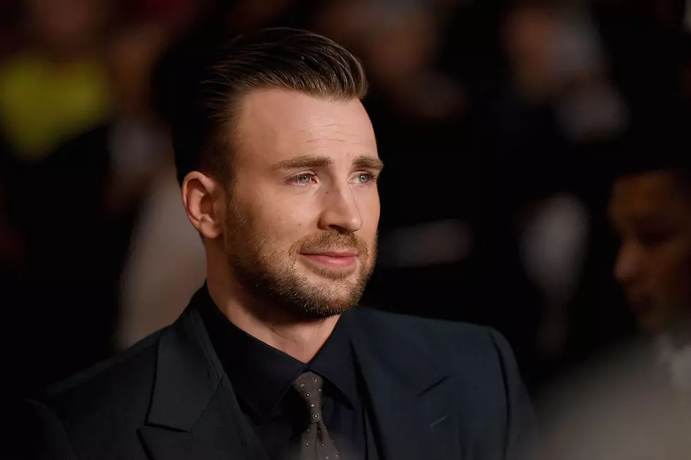 Chris Evans Admits Nude Photo Leak Was 'Embarrassing'