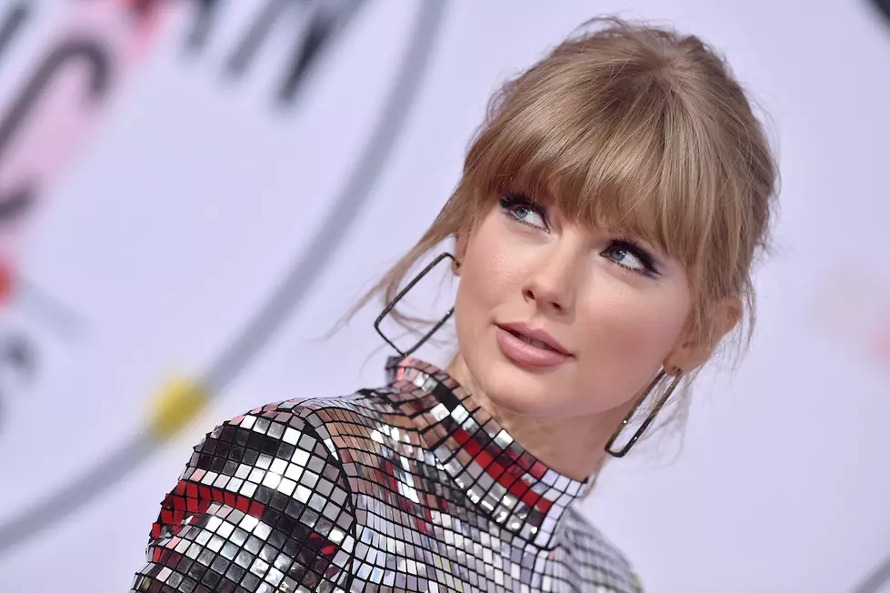 Taylor Swift Just Broke Her Own AMAs Record in a Big Way, Even Surpassing Michael Jackson