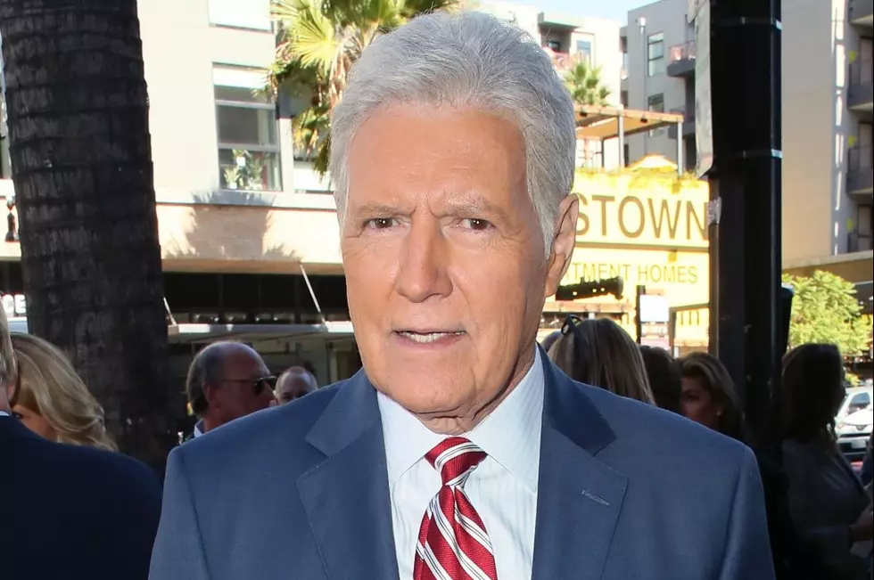  Celebrities React to 'Jeopardy!' Host Alex Trebek's Death