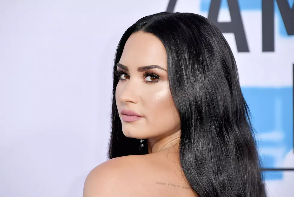 Demi Lovato Debuts Pink Bowl Cut Hairstyle