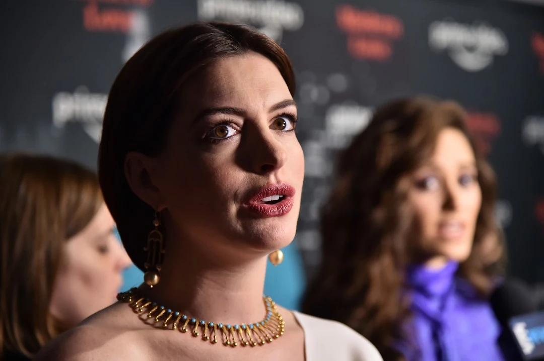 Anne Hathaway Porn Tape - Why Twitter Is Convinced Anne Hathaway's Husband is Shakespeare