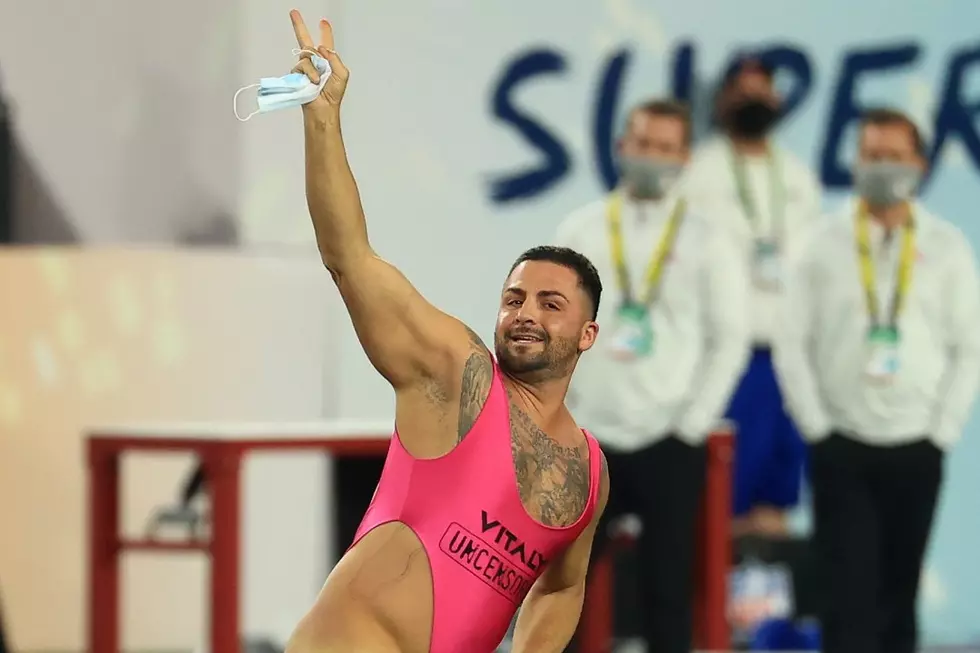 Yes, A Rogue Fan Wearing a Pink Thong Leotard Ran Onto the Super Bowl Field: Here&#8217;s Video Footage