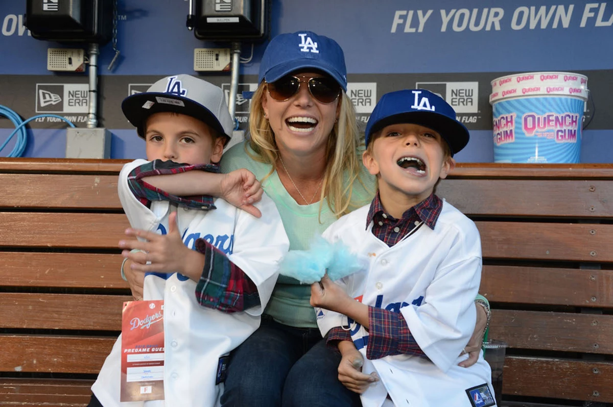 Britney Spears Poses With Teen Sons In New Pic