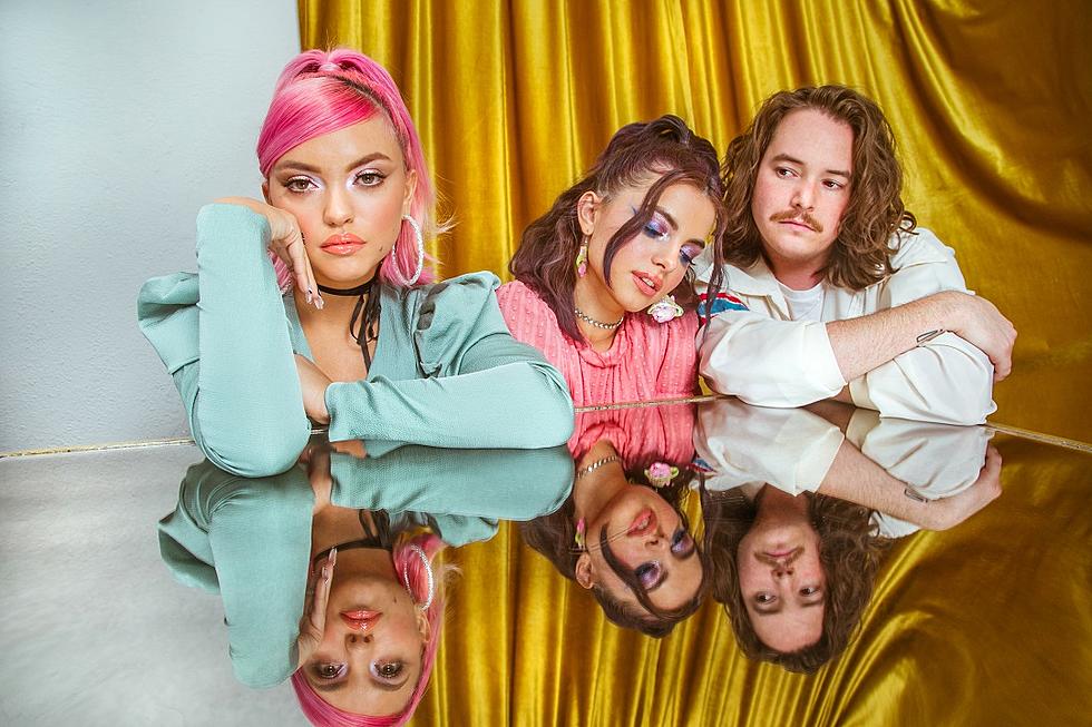 Hey Violet’s ‘Problems’ Turns Those Pesky Red Flags Into an Irresistible Pop Anthem (PREMIERE)