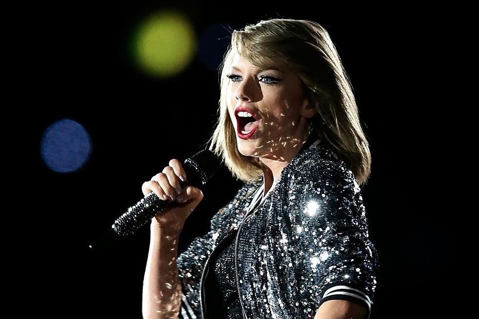 Did Taylor Swift Just Hint That Her Next Re-Recorded Album Is &#8216;1989&#8217;?