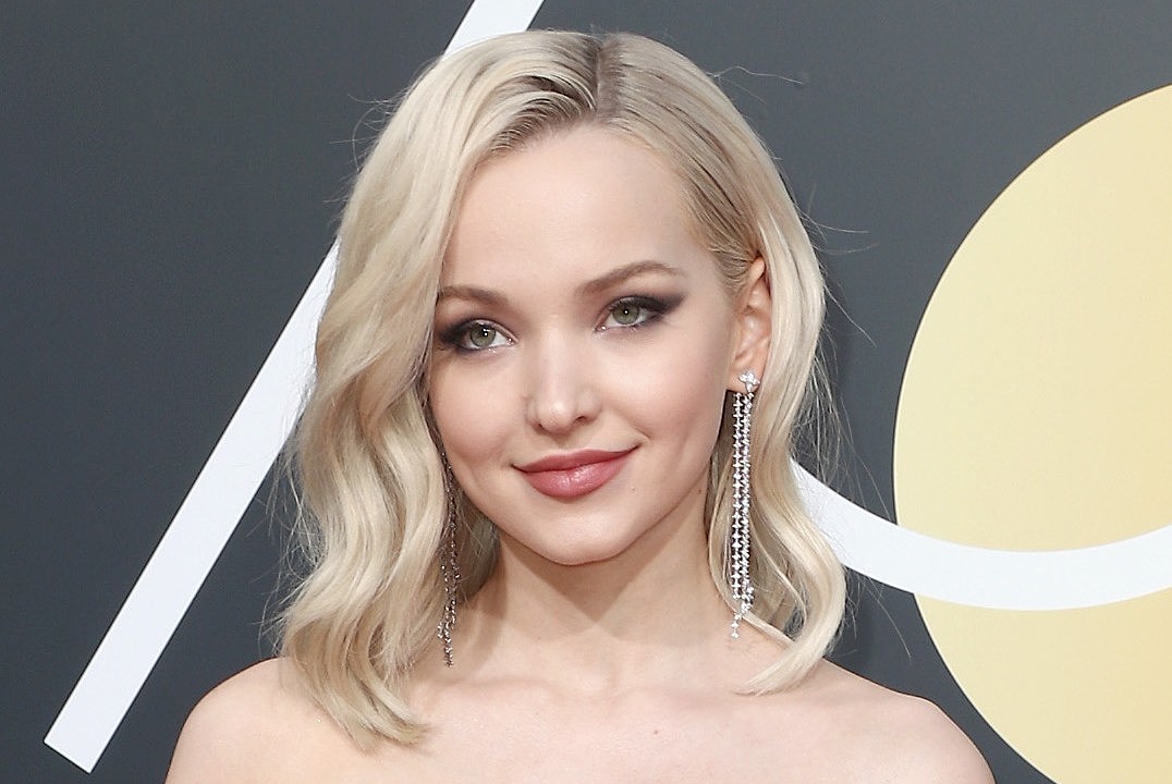 Hope Solo Lesbian Porn - Dove Cameron Comes Out as Queer Publicly