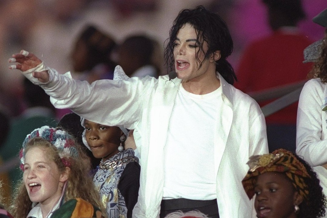 Michael Jackson's moonwalk shoes up for auction - ABC News