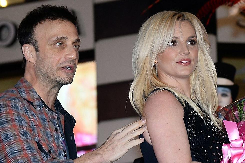 Britney Spears' Manager Larry Rudolph Officially Resigns