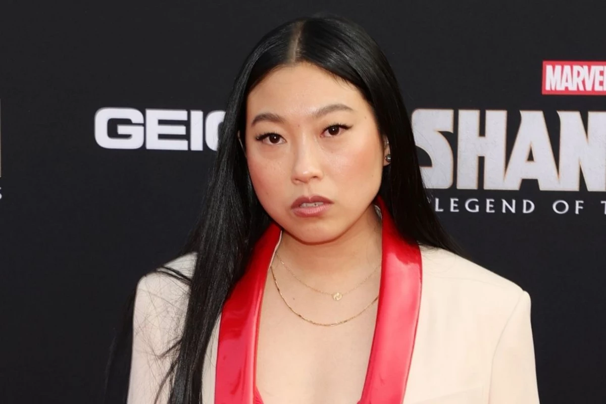 Why Are People Mad At Awkwafina why-are-people-mad-at-awkwafina