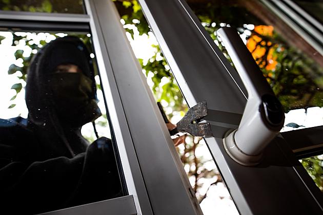 Thieves Fined for Not Wearing Masks During Break-In