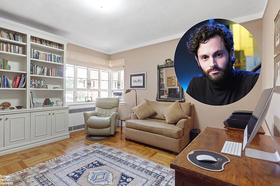 &#8216;You&#8217; Star Penn Badgley Moves Into New $1.83 Million Flat in Brooklyn (PHOTOS)