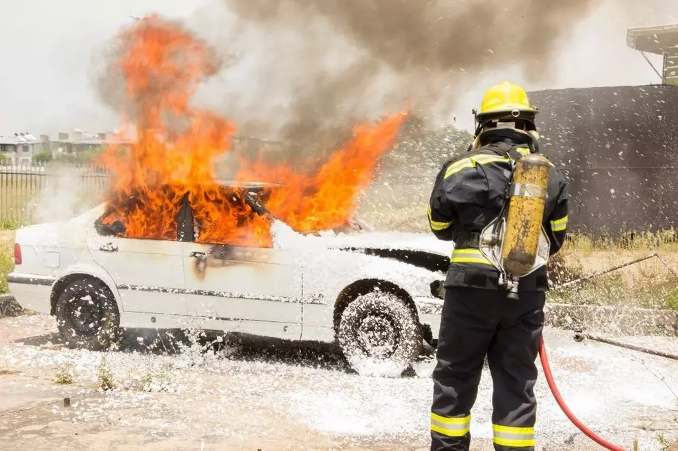 Man Proposes After Saving Engagement Ring From Burning Car