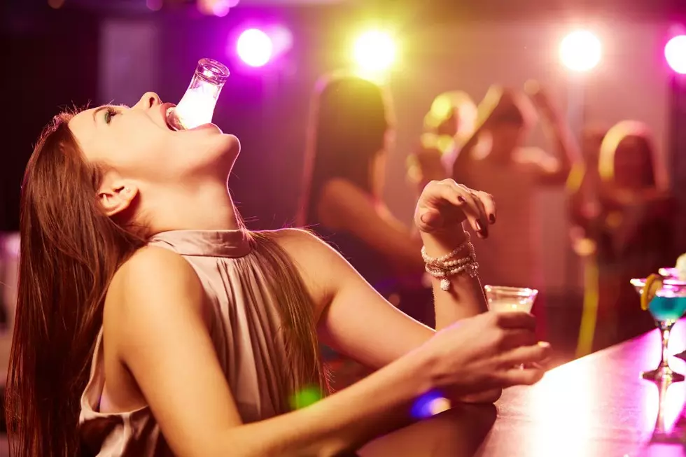 Guy Ditches ‘Pretty Drunk’ Girlfriend on Couples’ Trip After She Makes Admission About Their Relationship