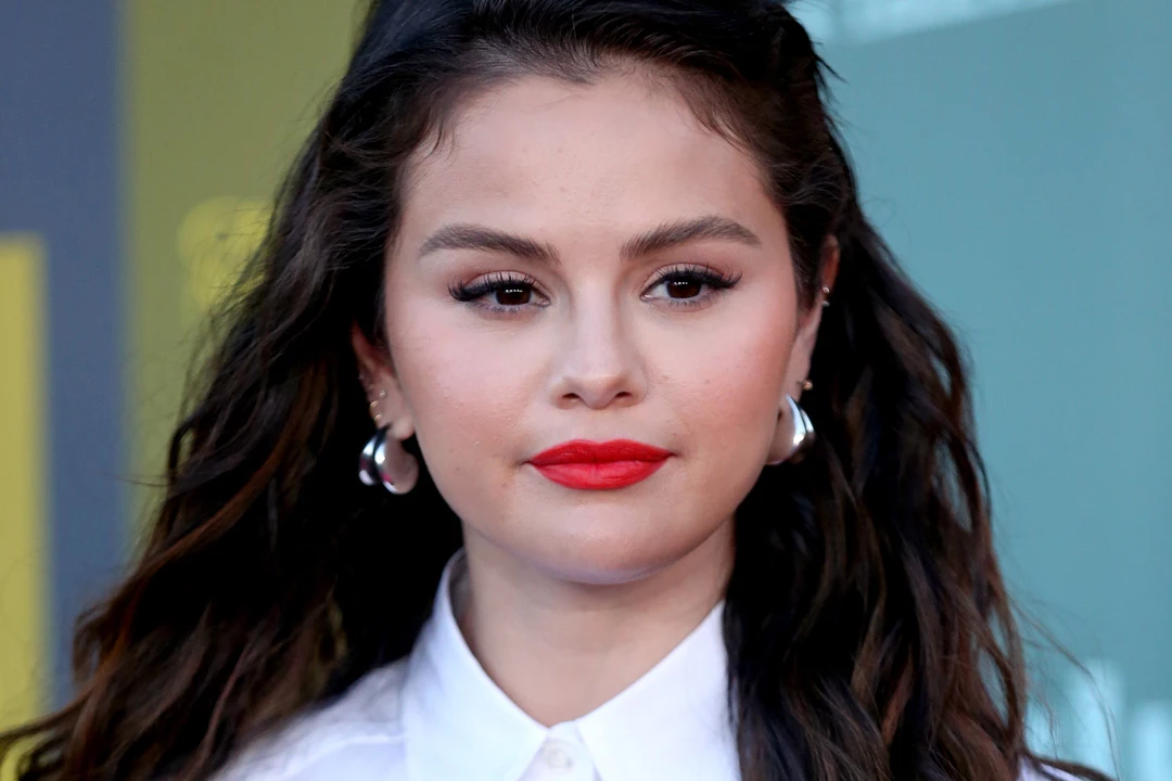 Selena Gomez Felt 'Ashamed' After Posing for Album Cover