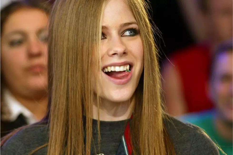 Avril Lavigne Addresses ‘Fake Avril’ Conspiracy Theory in Hilarious TikTok: WATCH