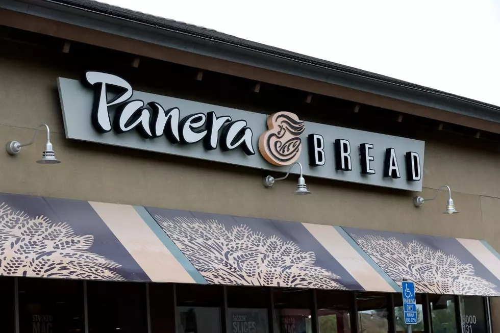 Woman Whose Daughter Pantsed Her ‘Exposing Her Bare Ass’ in Panera Goes Viral