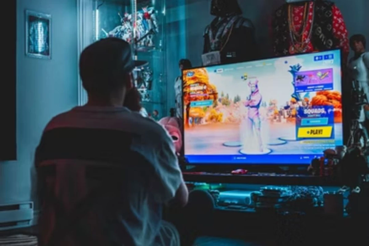 Wife Whose Husband Plays Video Games All Night Gets Him Fired