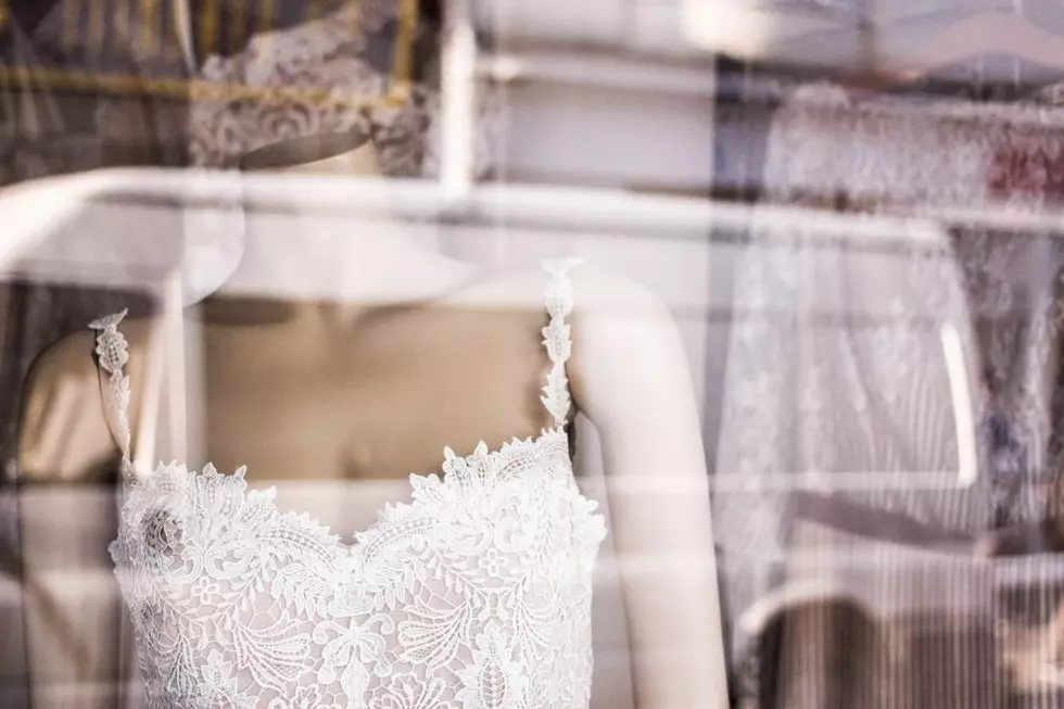 Dress Shop Asks Bride-to-Be to Sign Waiver Agreeing to Lose Weight Before Wedding