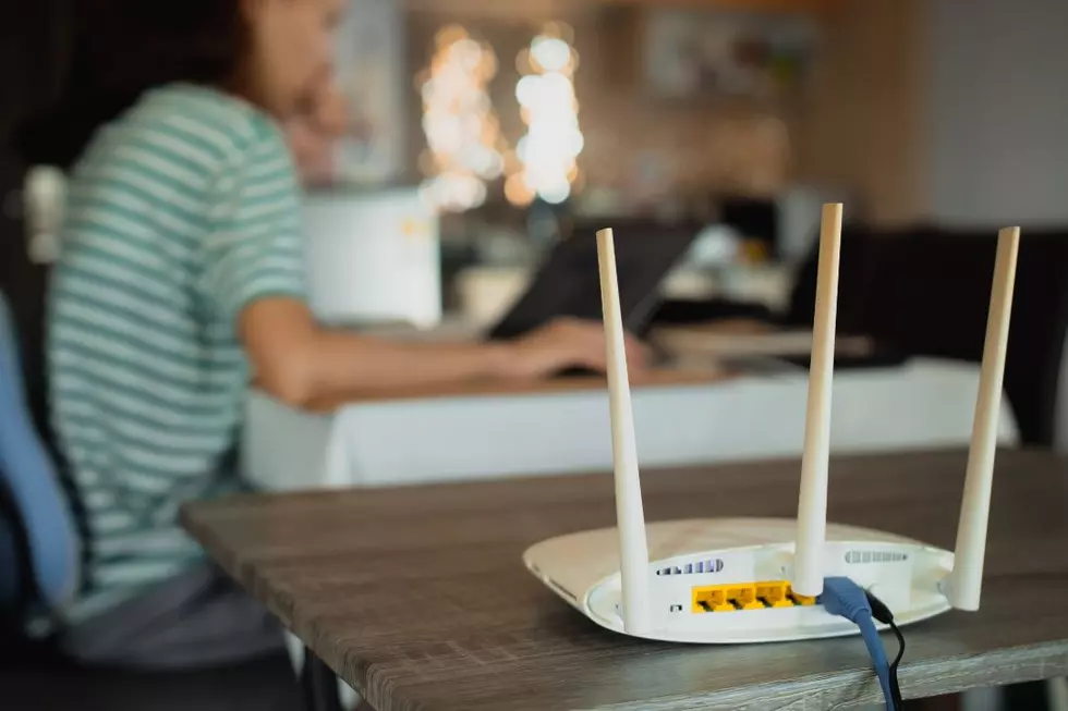 Frustrated woman wants single mom neighbor to stop using her Wi-Fi
