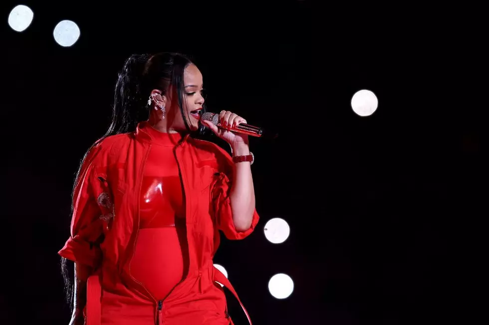 Was Rihanna Pregnant During Halftime Show Performance?