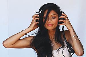 Nicole Scherzinger Blasts Pussycat Dolls in New Solo Song