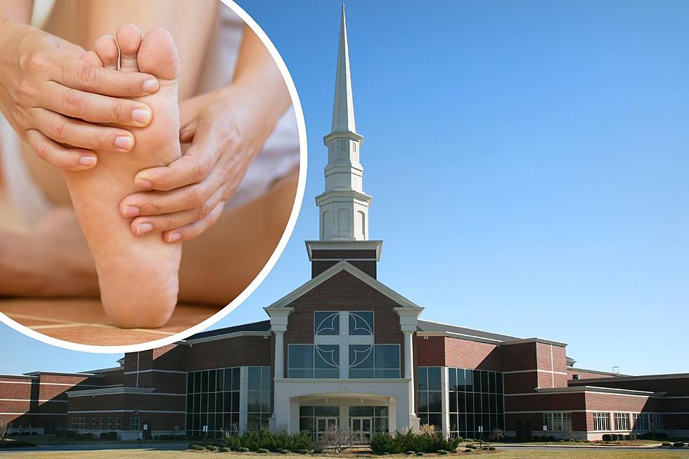 Megachurch Pastor Claims ‘Prayer’ Regrew Woman’s Amputated Toes, Others Call BS