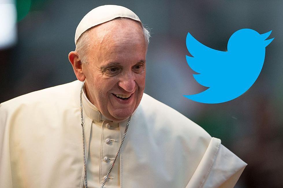 Twitter Users Hilariously Mourn Legacy Verified Blue Checkmarks: ‘Cocaine Bear Has a Check Mark and the Pope Doesn’t’
