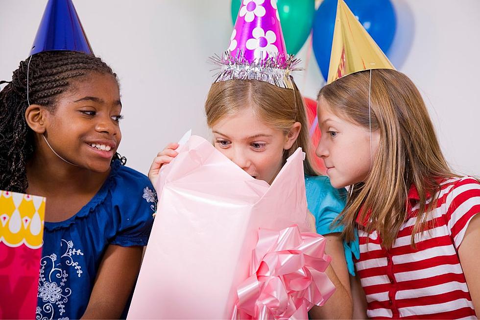 Reddit Slams &#8216;Stingy&#8217; Man Who Expects 11-Year-Old Daughter to Buy Friend&#8217;s Birthday Gifts Using Allowance