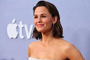 Why Jennifer Garner Is Growing Out Her Bob Haircut + Her Beauty...