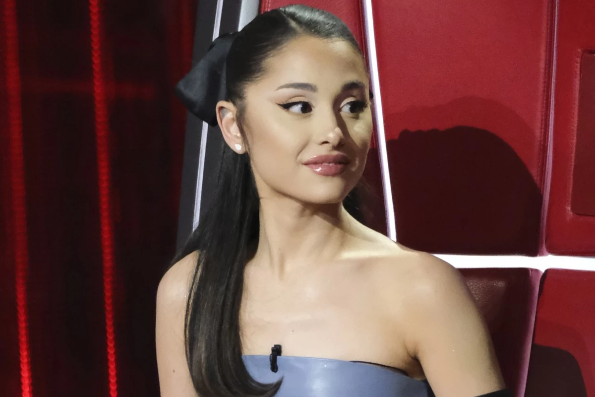 Ariana Grande Asks Fans To Please Stop Spreading Leaks Report