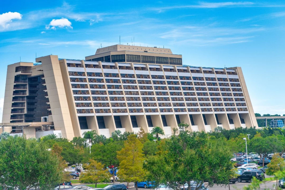 Woman Reportedly Falls Four Stories from Universal Orlando Resort Parking  Garage - WDW News Today
